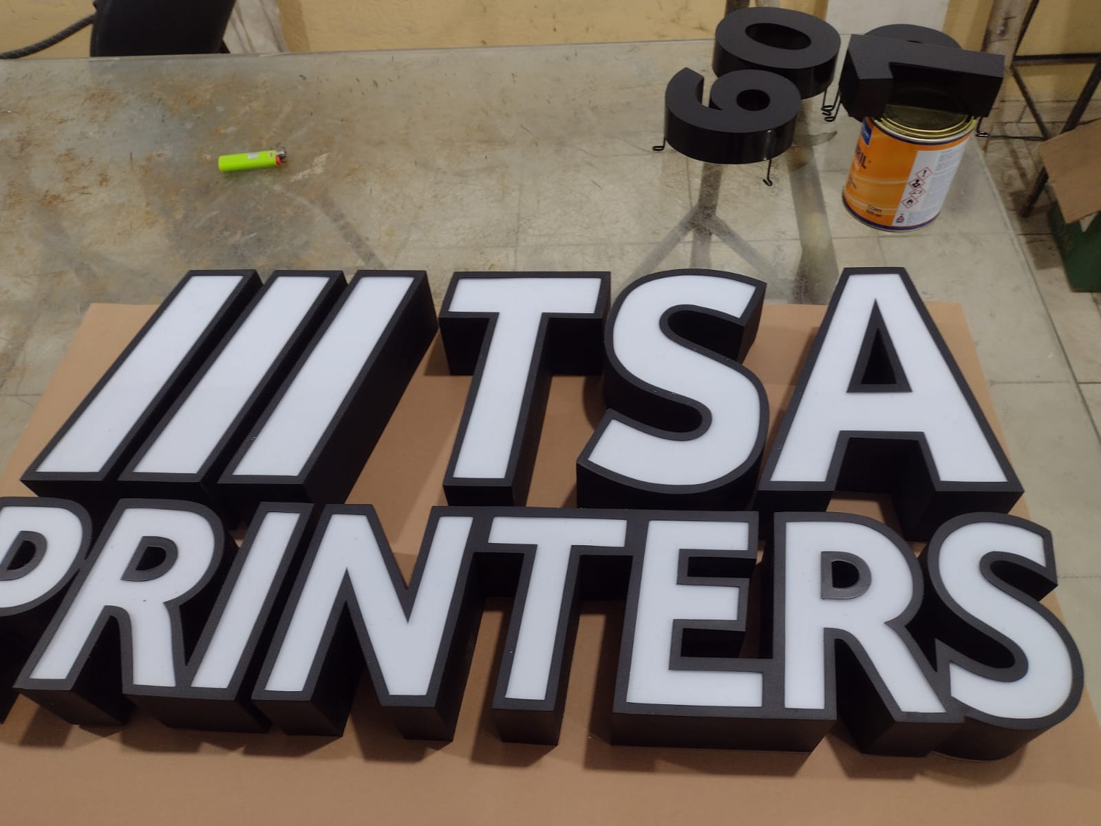 Fachadas e Letreiros